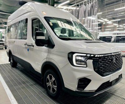 Thuê xe 16 chỗ Ford Transit mới theo tháng