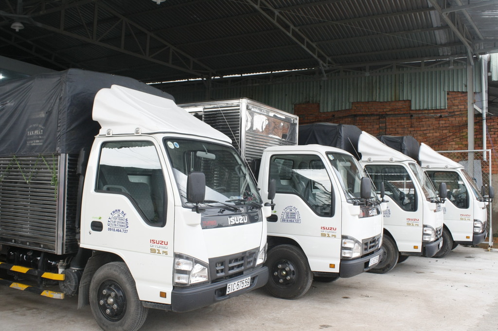 Thuê xe tải chở hàng tại Bến Cát, Bình Dương giá cạnh tranh