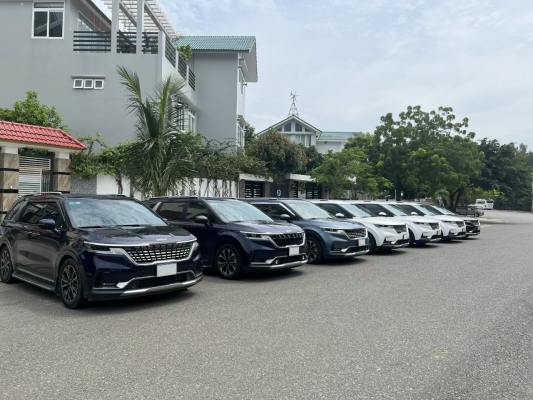 thuê xe 7 chỗ có tài xế tại Hà Nội