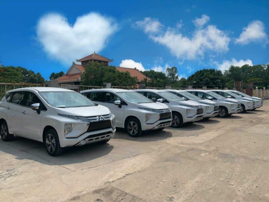 thuê xe 7 chỗ có tài xế tại Hà Nội