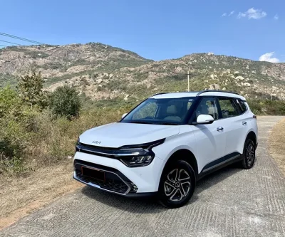 Thuê Xe Kia Carens Tự Lái: Trải Nghiệm Đỉnh Cao