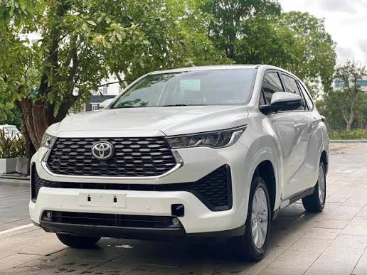 Cho Thuê Xe Tháng 7 Chỗ Innova Cross Uy Tín, Giá Rẻ